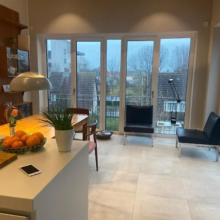 2508 - Strandwiese 15 *